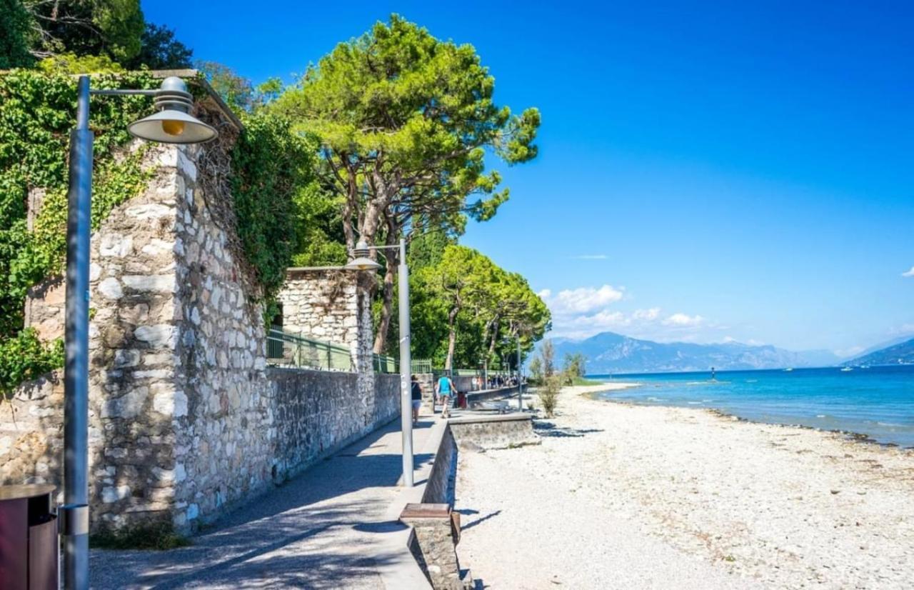 Perseo Apartment - 200M Dal Lago Di Garda Sirmione Luaran gambar